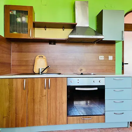 Brunette Beauties & Sinemorets Affittacamere Sinemoretz