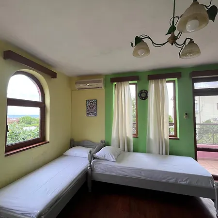 Brunette Beauties & Sinemorets 3*