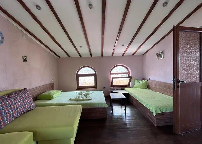 Brunette Beauties & Sinemorets 3*