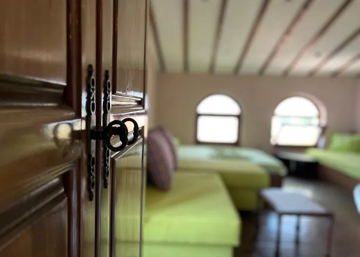 Brunette Beauties & Sinemorets 3* Sinemoretz