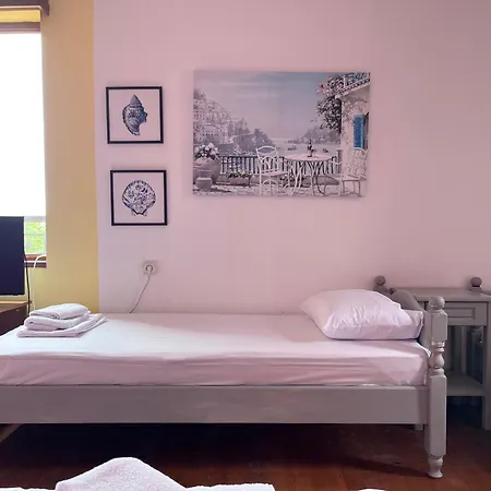 Brunette Beauties & Sinemorets 3*