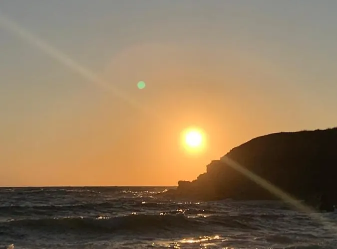 Brunette Beauties & Sinemorets Szinemorec