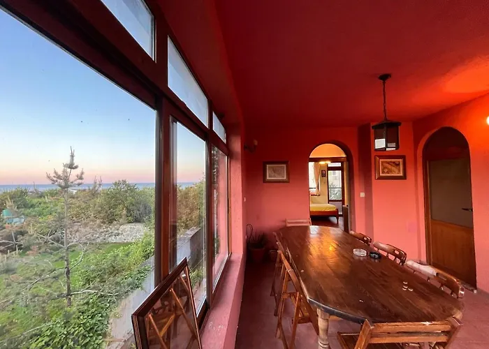 Brunette Beauties & Sinemorets 3* Szinemorec