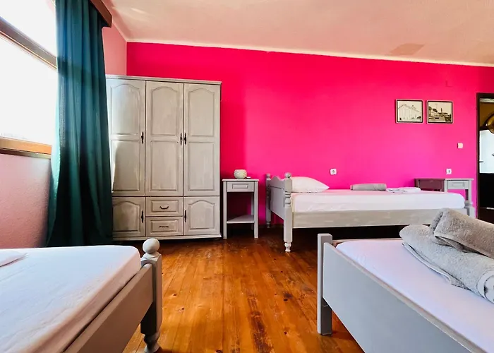 Brunette Beauties & Sinemorets 3* Szinemorec