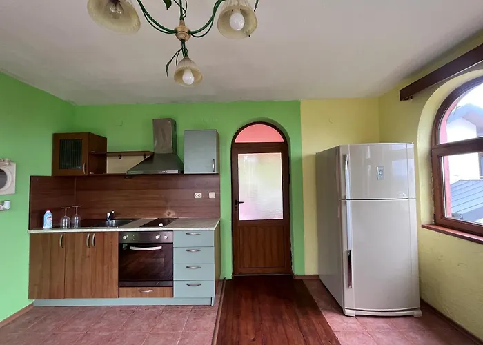 Brunette Beauties & Sinemorets Vendégház 3*