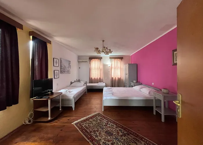 Brunette Beauties & Sinemorets Vendégház Szinemorec